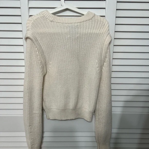 Abercrombie & Fitch white  Crew Neck Sweater - Picture 6 of 7